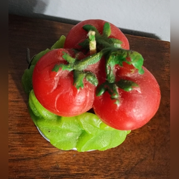 Candle Bucket of Tomatoes 3.5" High Red, Green, Silver Bucket - Picture 7 of 7